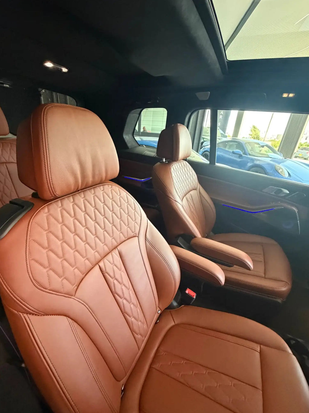 2023 BMW X7 M60i 4.4L V8 Twin-Turbo (550 HP)