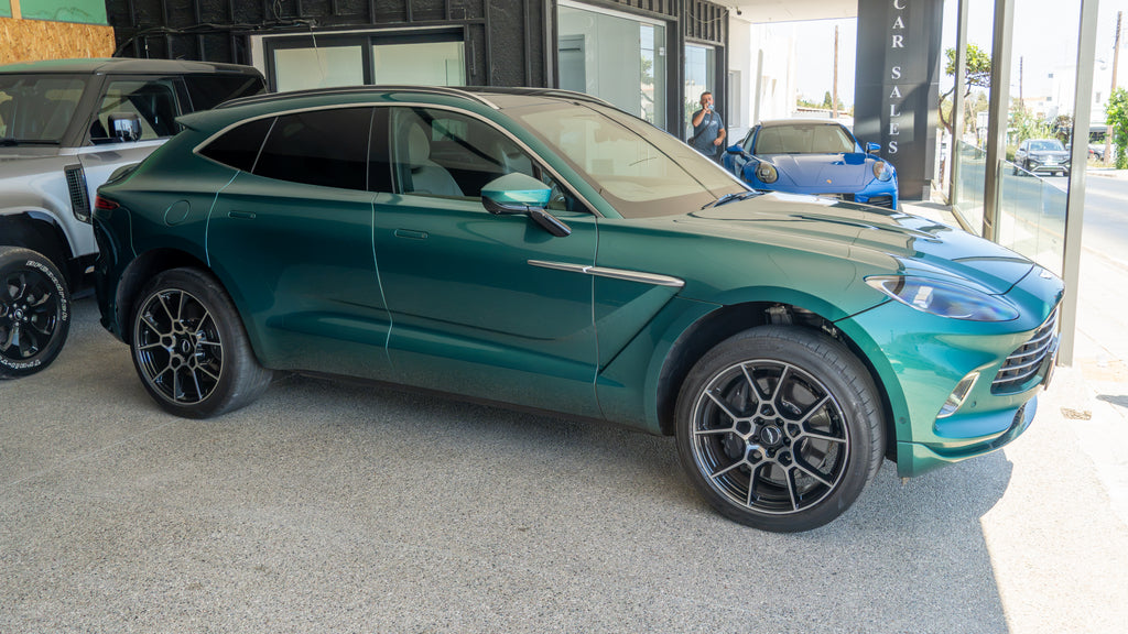 2023 Aston Martin DBX 4.0L Twin-Turbo V8