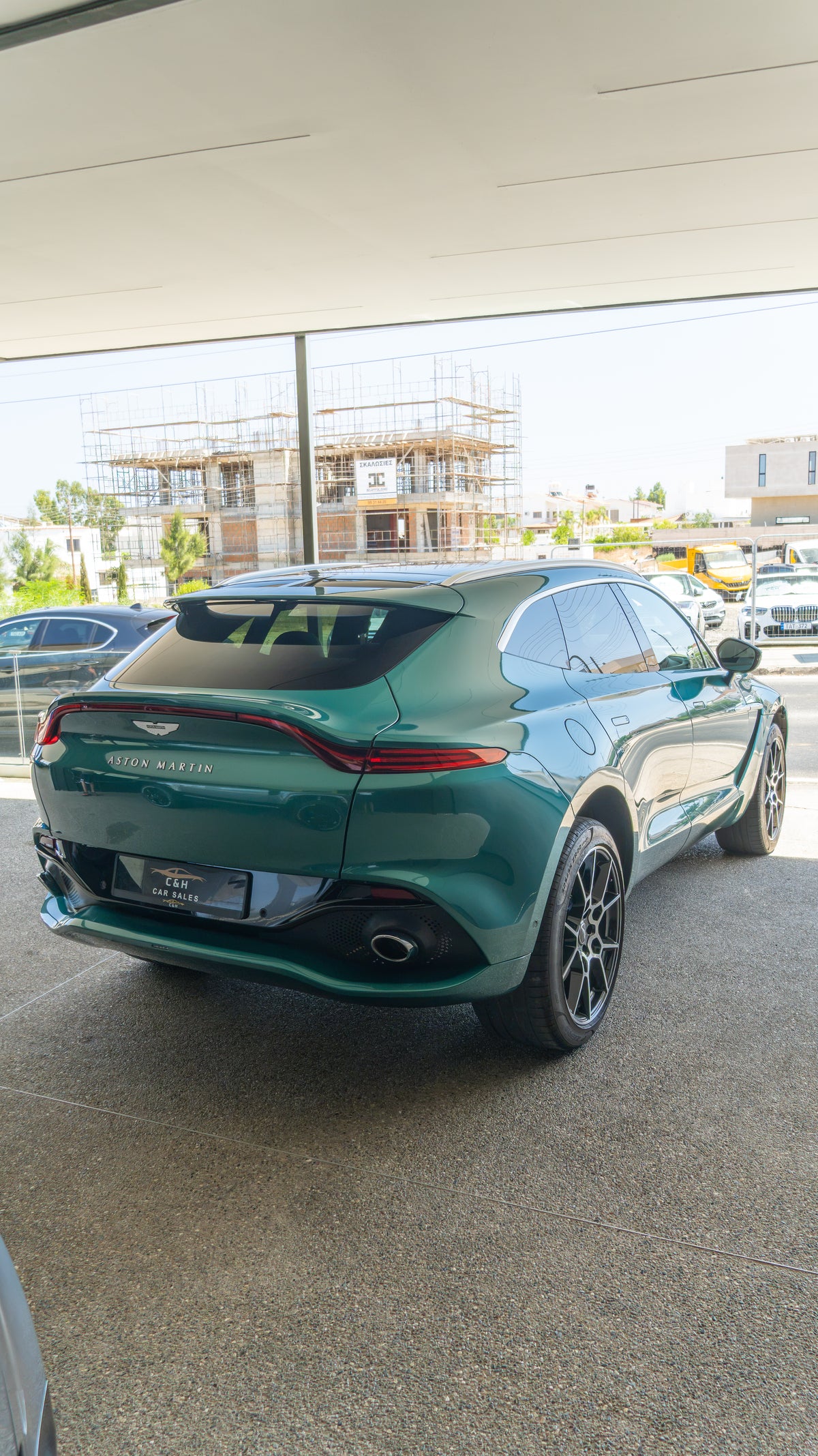 2023 Aston Martin DBX 4.0L Twin-Turbo V8