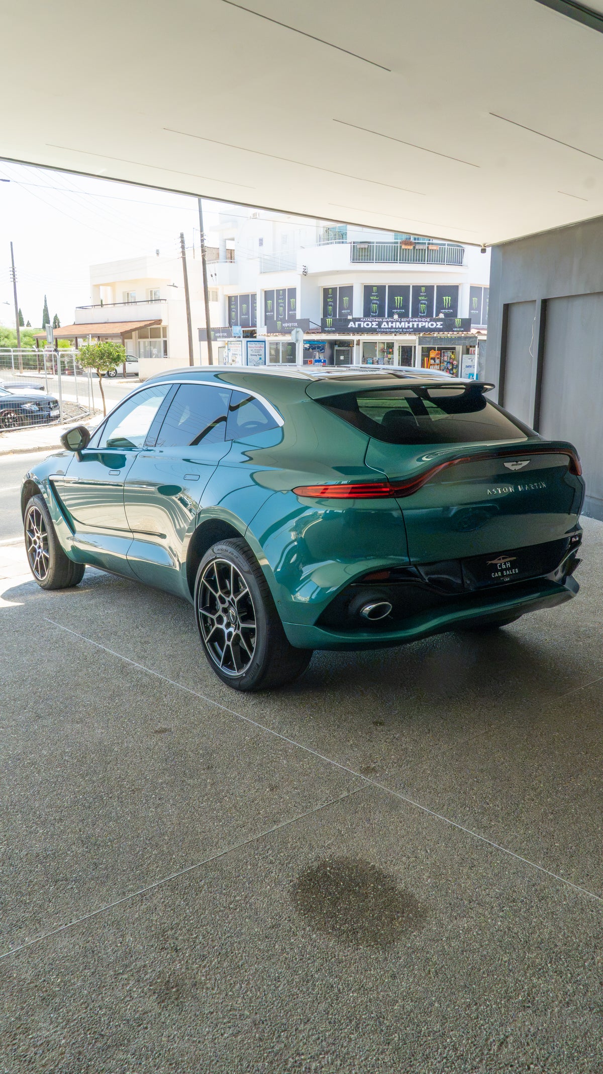 2023 Aston Martin DBX 4.0L Twin-Turbo V8