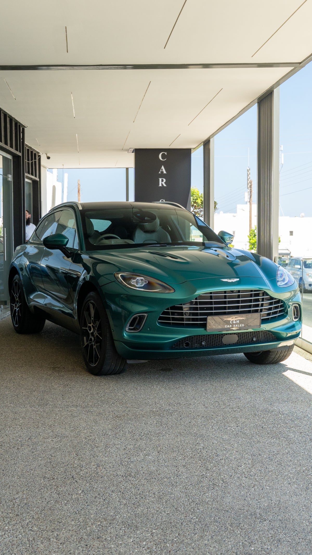 2023 Aston Martin DBX 4.0L Twin-Turbo V8