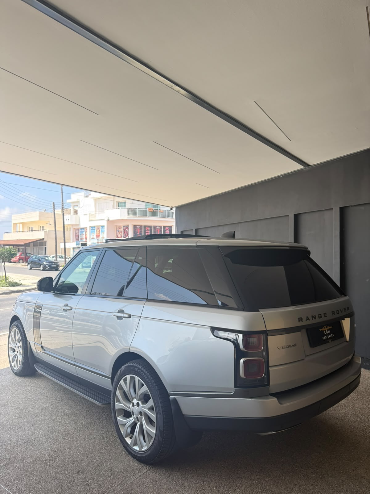 2020 Land Rover Range Rover Vogue 3.0L Diesel (300 HP)
