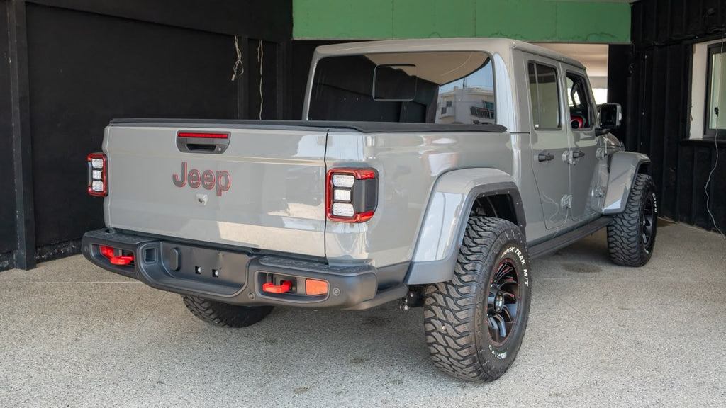 2023 Jeep Gladiator Rubicon 3.6L V6 4x4 (285 HP) 35Inch Rivo Tyres