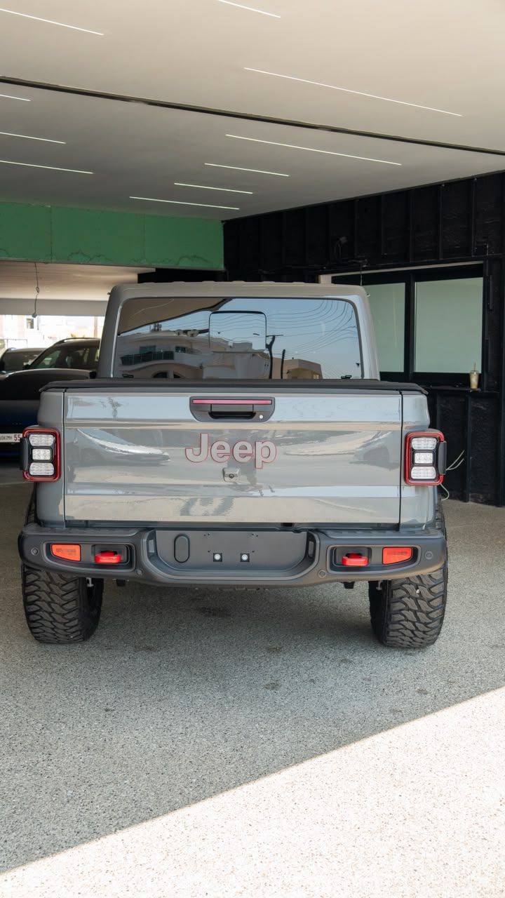 2023 Jeep Gladiator Rubicon 3.6L V6 4x4 (285 HP) 35Inch Rivo Tyres