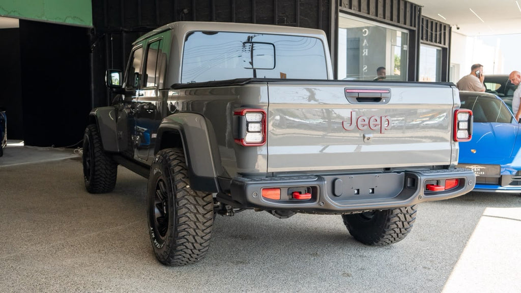 2023 Jeep Gladiator Rubicon 3.6L V6 4x4 (285 HP) 35Inch Rivo Tyres
