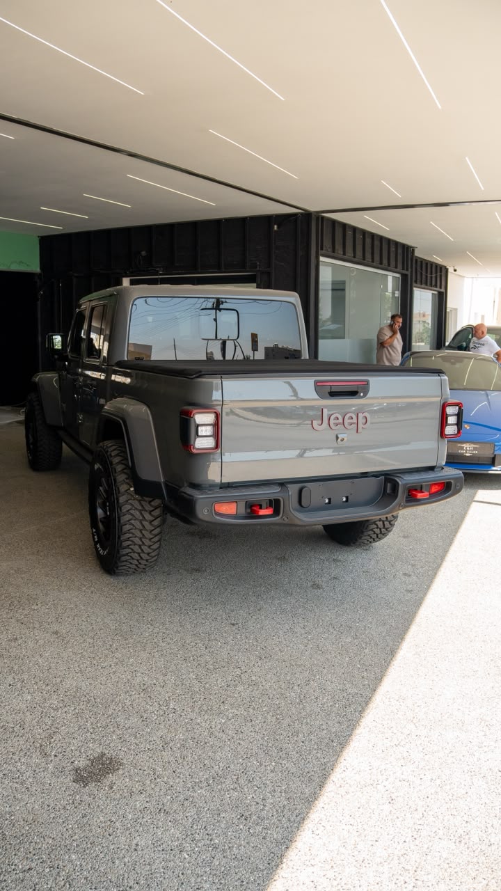 2023 Jeep Gladiator Rubicon 3.6L V6 4x4 (285 HP) 35Inch Rivo Tyres