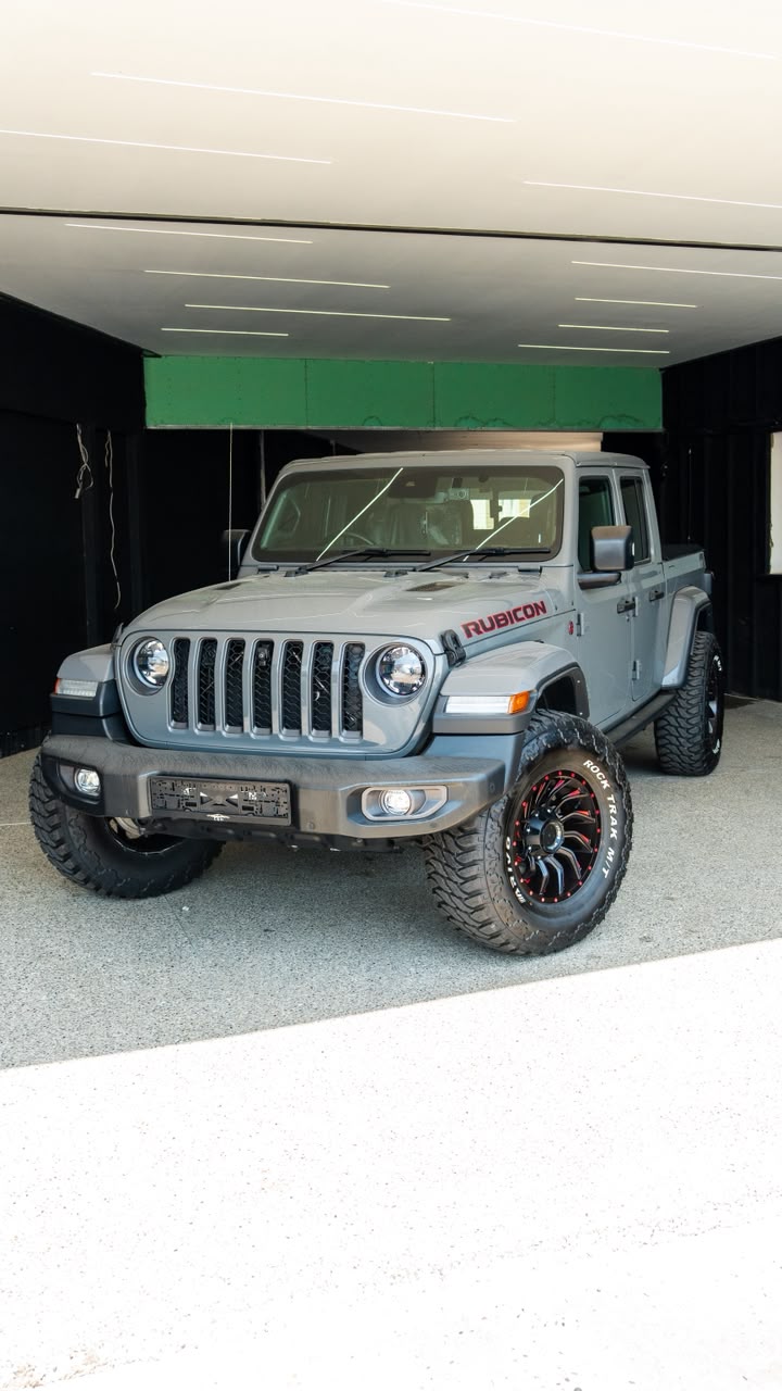 2023 Jeep Gladiator Rubicon 3.6L V6 4x4 (285 HP) 35Inch Rivo Tyres
